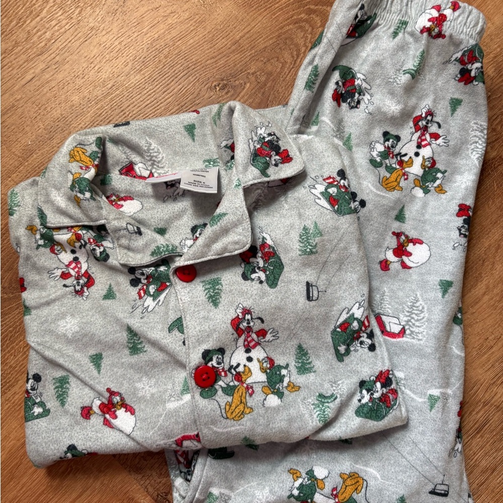 Disney Mickey & Friends holiday pajamas set